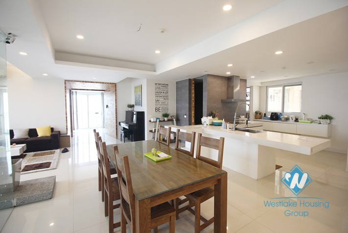Newly three bedrooms apartment for rent in Ciputra, Tay Ho, Ha Noi